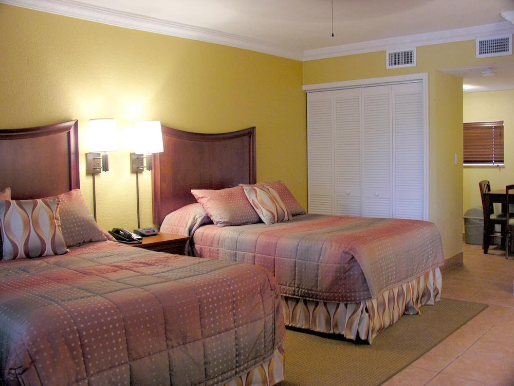 Away Inn Lauderdale-by-the-Sea Exterior photo