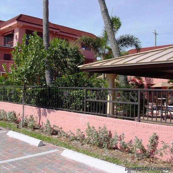 Away Inn Lauderdale-by-the-Sea Exterior photo