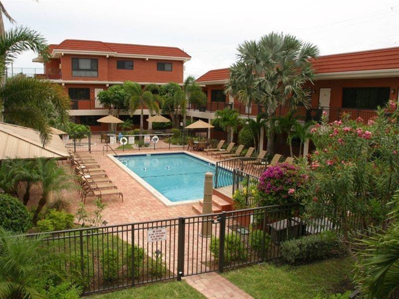 Away Inn Lauderdale-by-the-Sea Exterior photo
