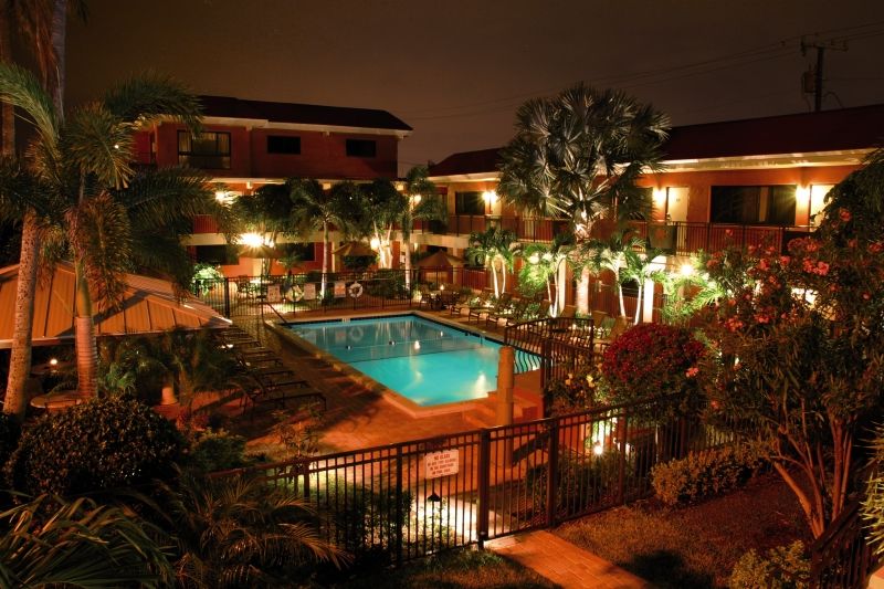 Away Inn Lauderdale-by-the-Sea Exterior photo