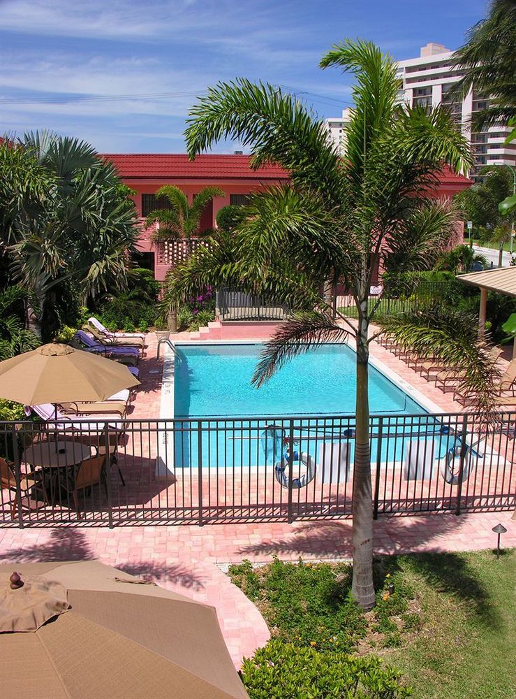 Away Inn Lauderdale-by-the-Sea Exterior photo