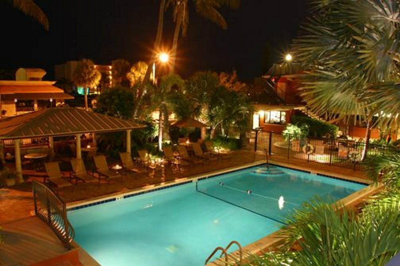 Away Inn Lauderdale-by-the-Sea Exterior photo
